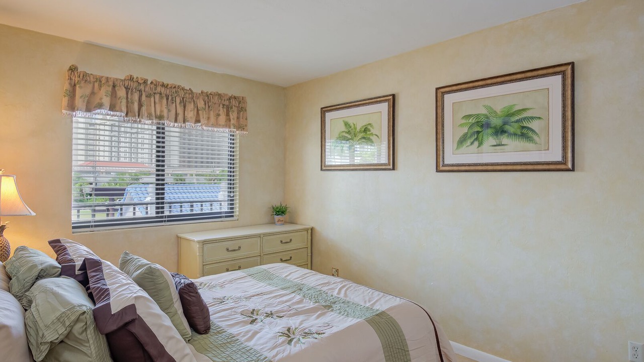 Photo of Bedroom in Vanderbilt Beach