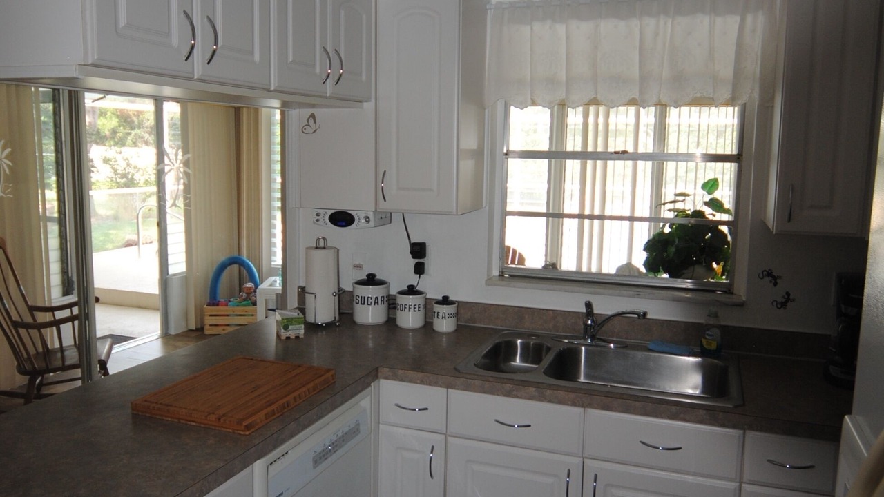 Photo of Kitchen in Caloosahatchee