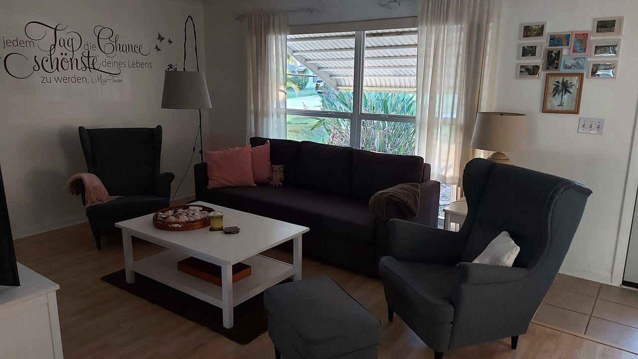 Photo of Livingroom in Caloosahatchee