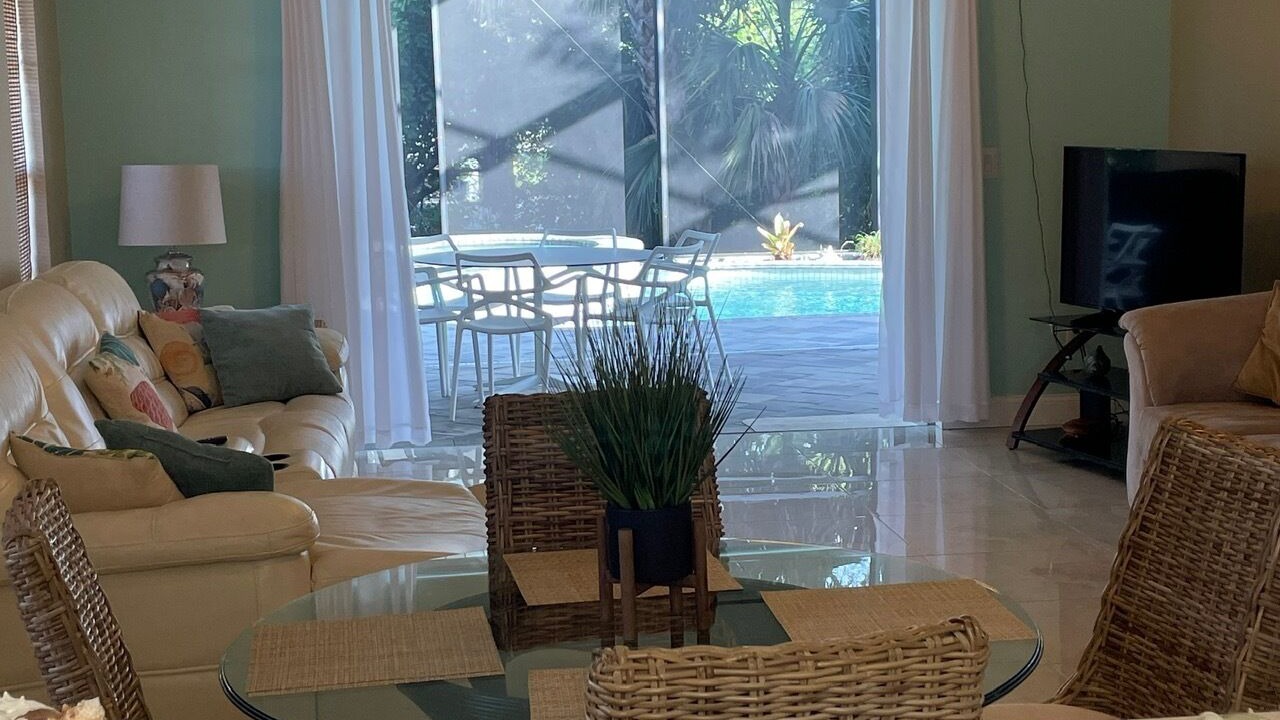 Photo of Livingroom in Bonita Shores