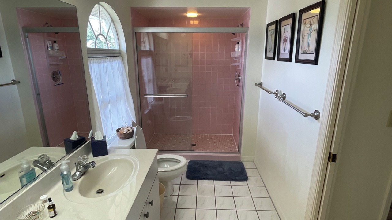 Photo of Bathroom in Bay Harbor Estates