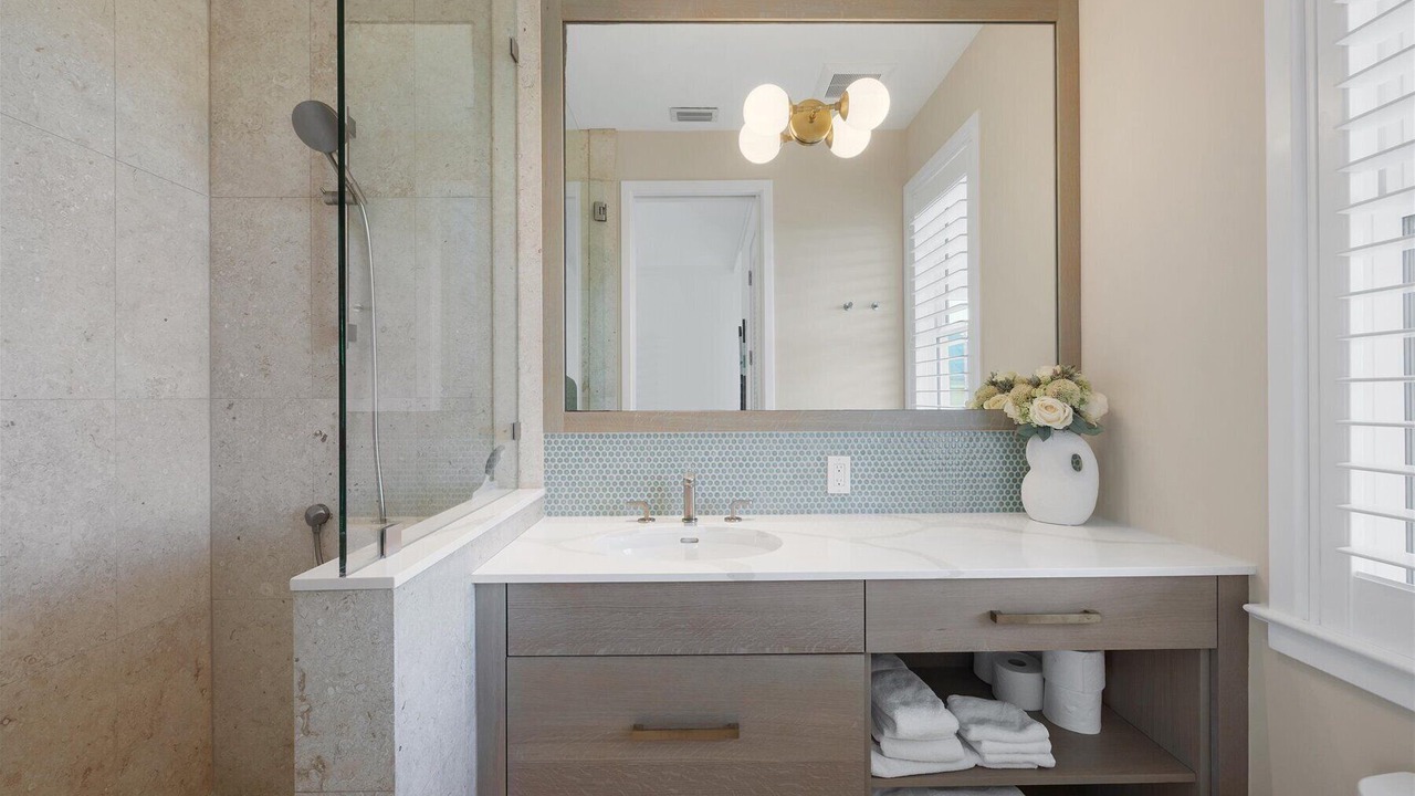 Photo of Bathroom in Golden Beach