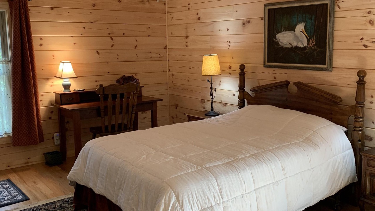 Photo of Bedroom in Saluda