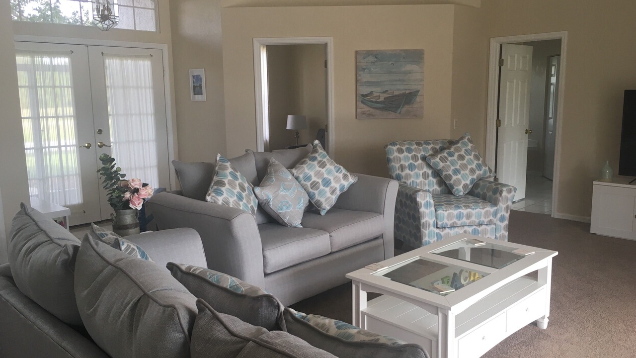 Photo of Livingroom in Long Meadow