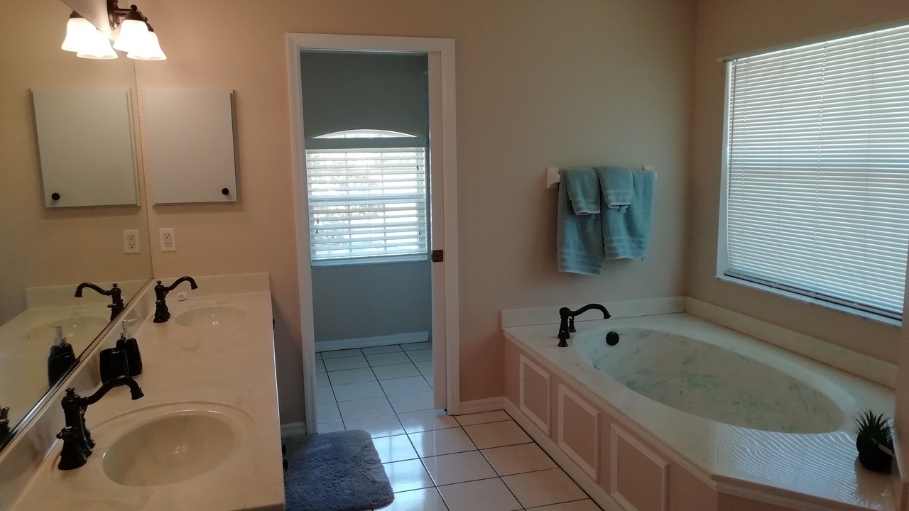 Photo of Bathroom in Long Meadow