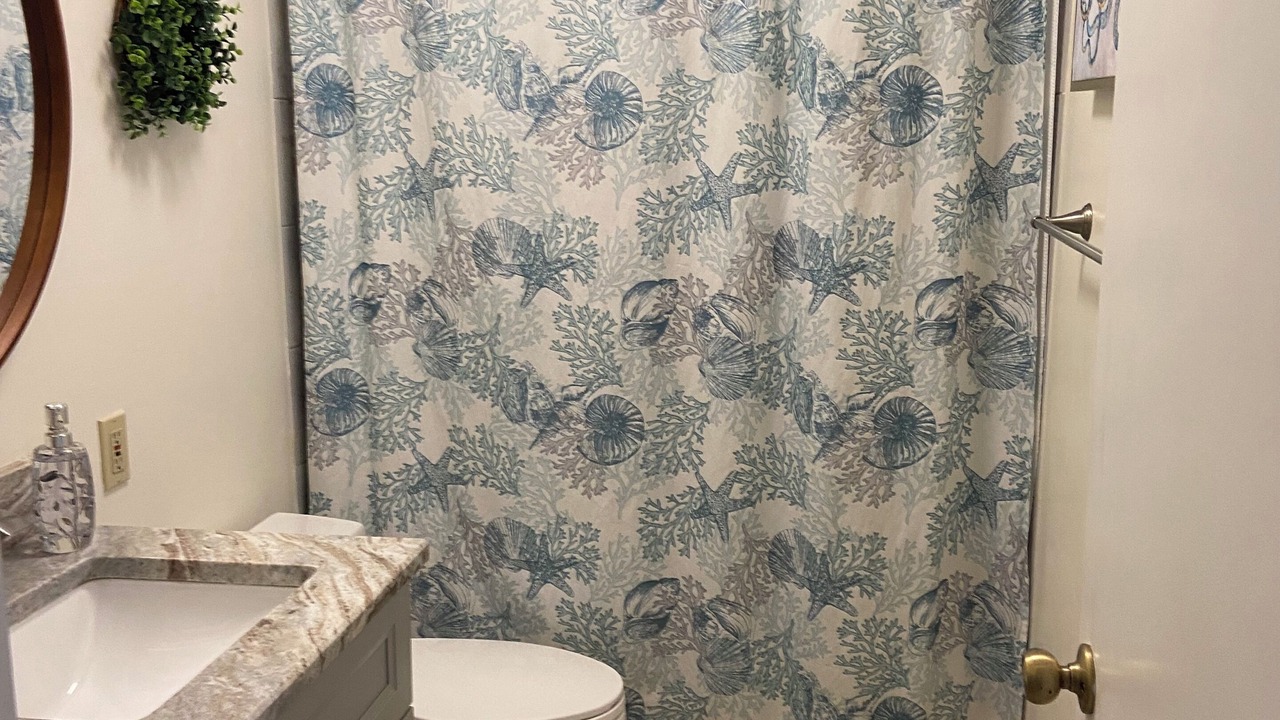 Photo of Bathroom in Pelican