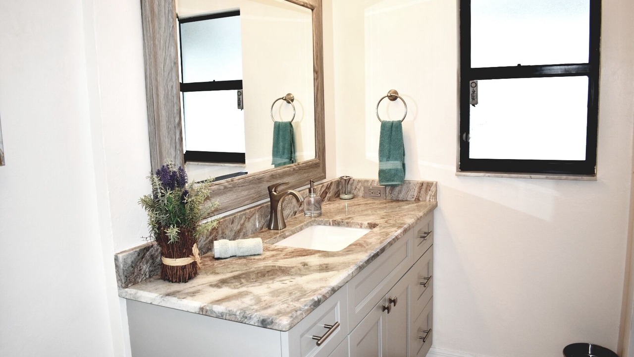 Photo of Bathroom in Pelican