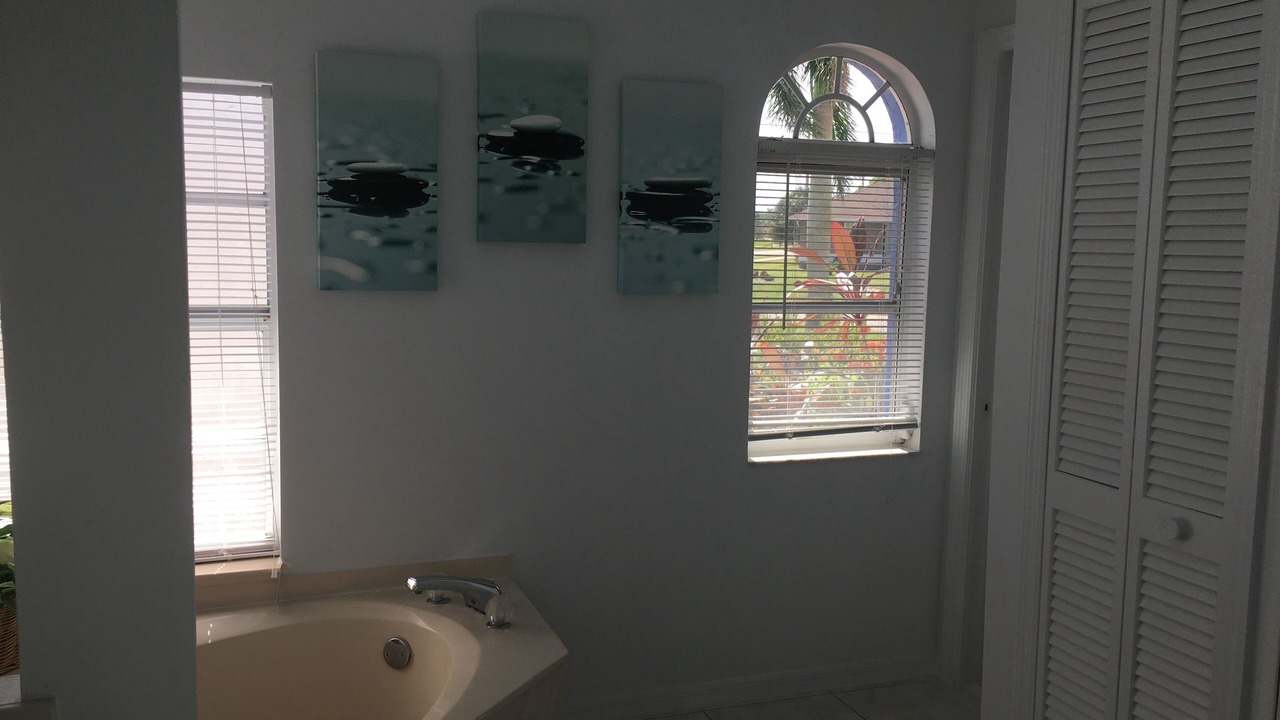 Photo of Bathroom in Pelican