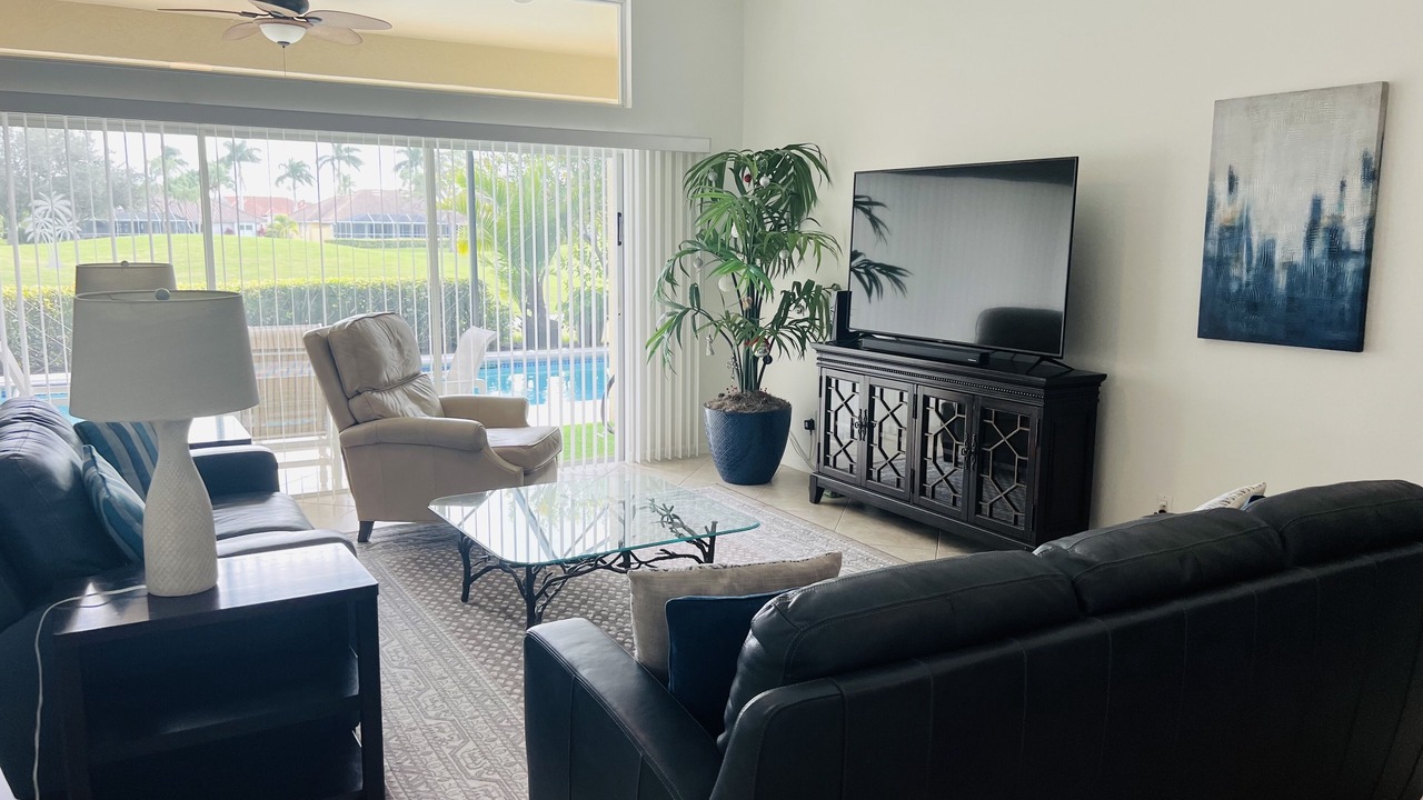 Photo of Livingroom in Falcons Glen