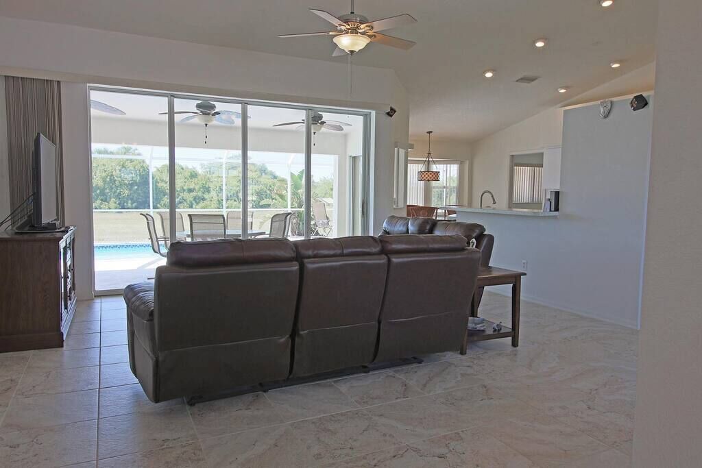 Photo of Livingroom in Rotonda Heights