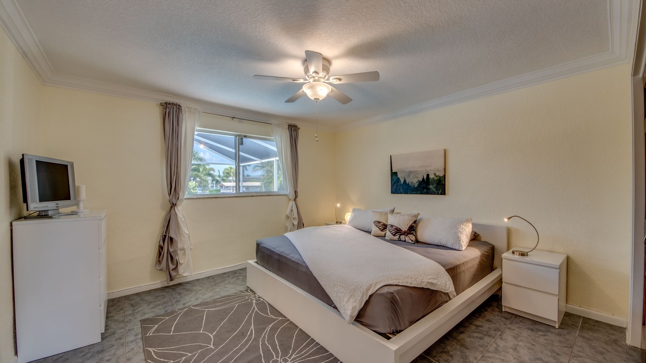 Photo of Bedroom in Caloosahatchee