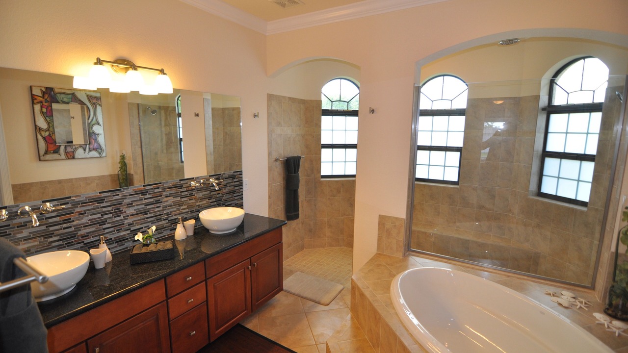 Photo of Bathroom in Caloosahatchee