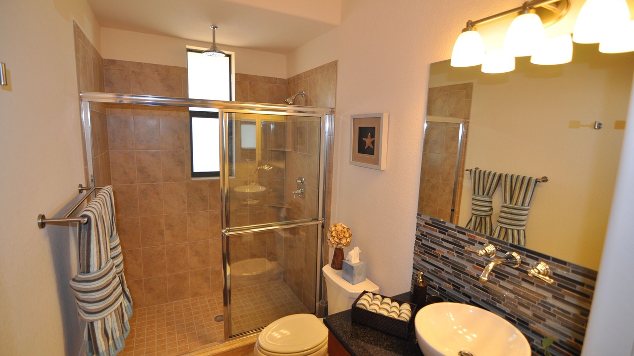 Photo of Bathroom in Caloosahatchee