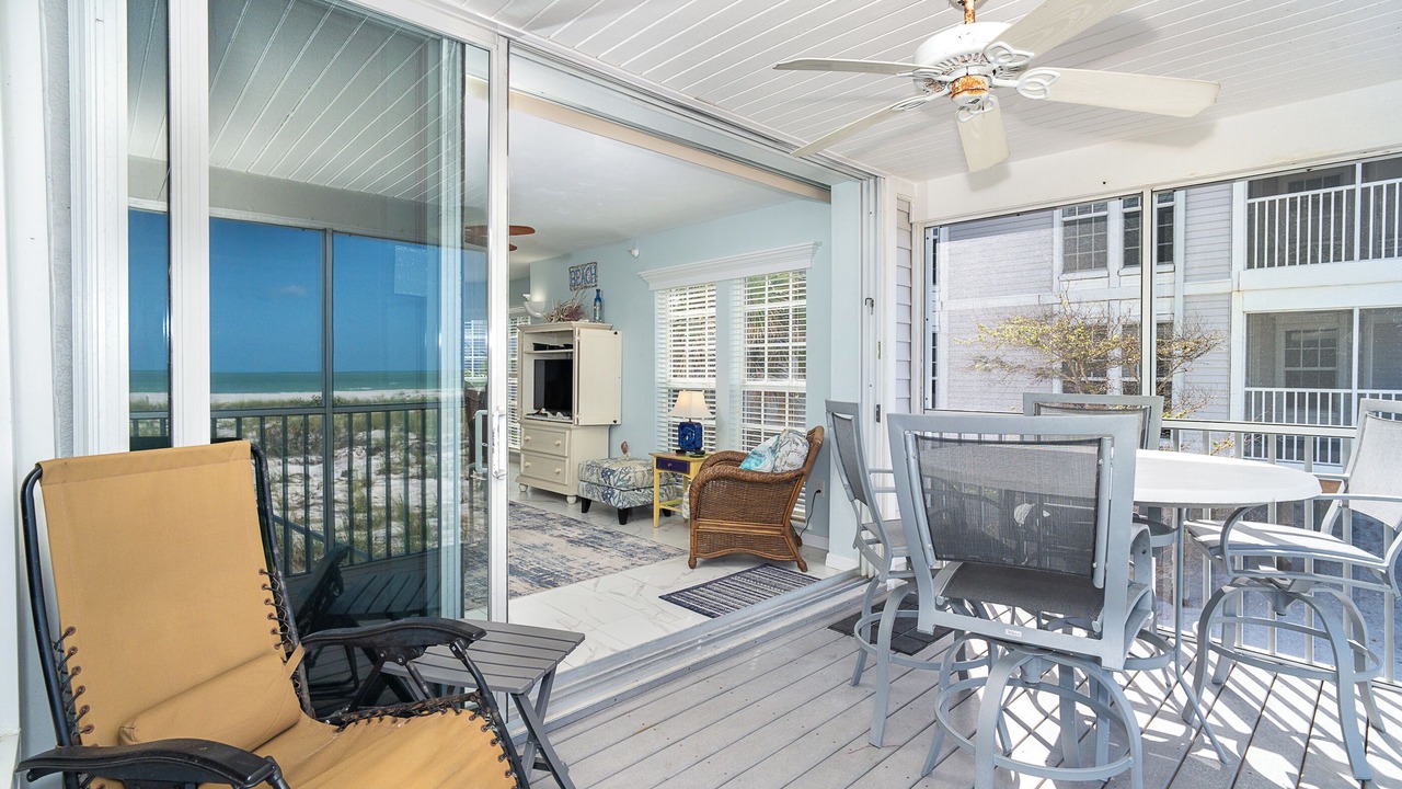 Photo of Livingroom in Palm Island