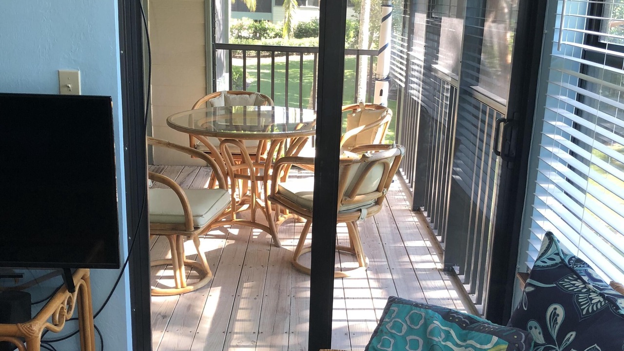 Photo of Livingroom in Bokeelia