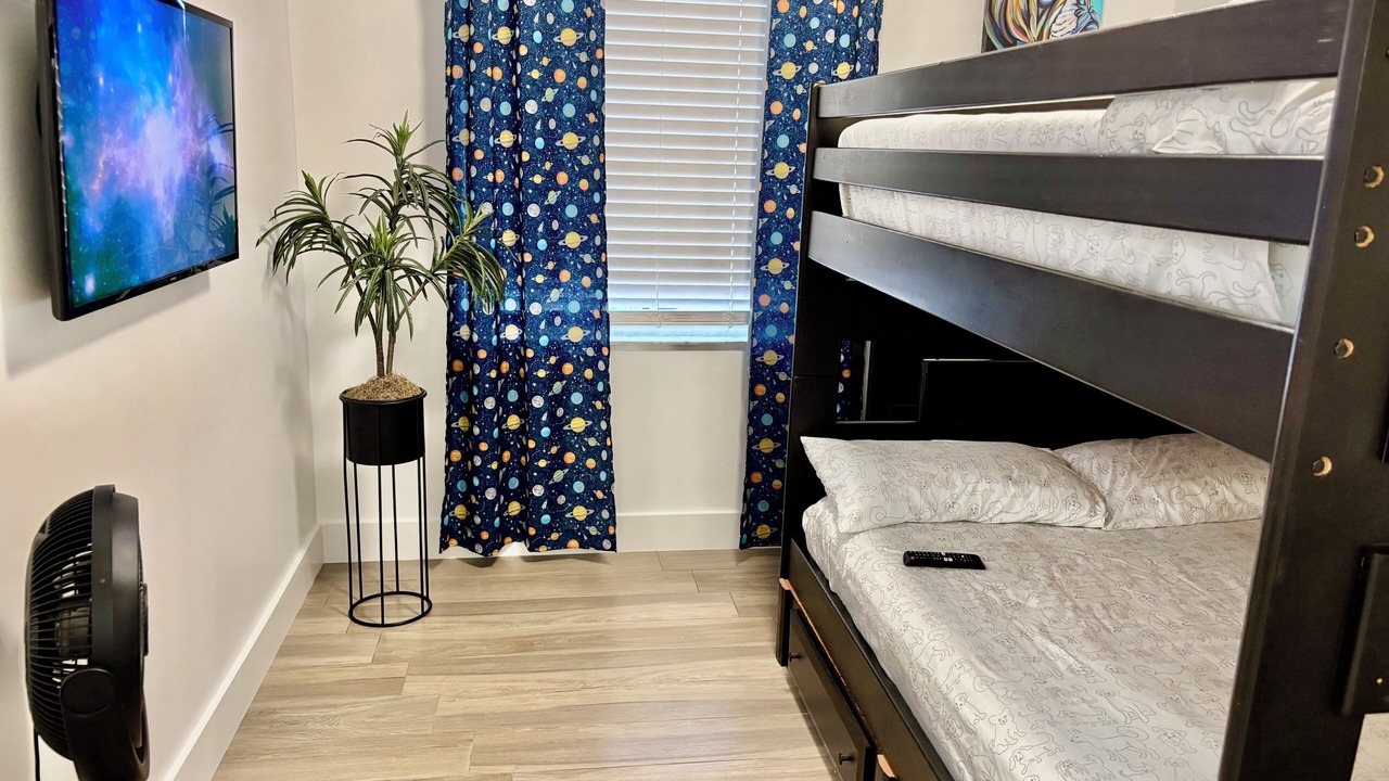 Photo of Bedroom in Tamiami