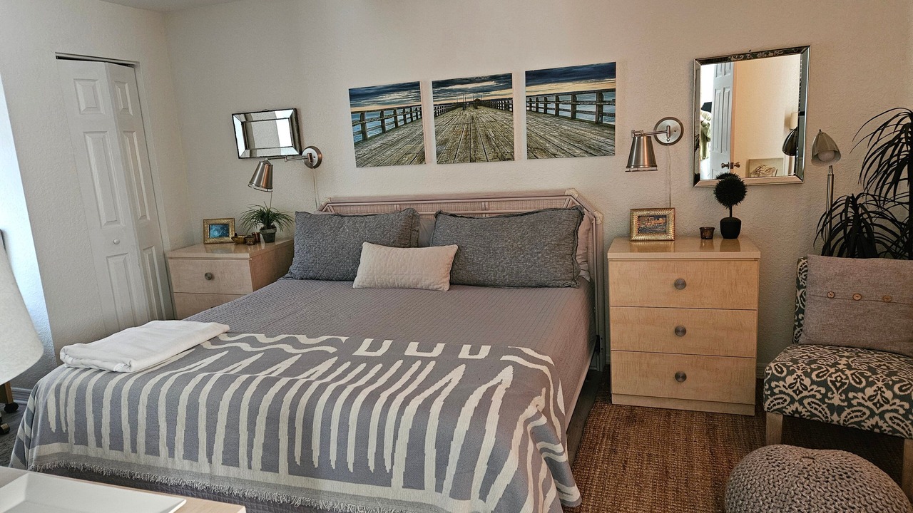 Photo of Bedroom in Gillespie Park