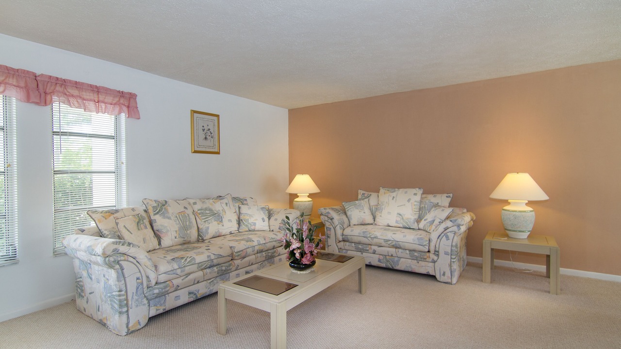 Photo of Livingroom in Yacht Club