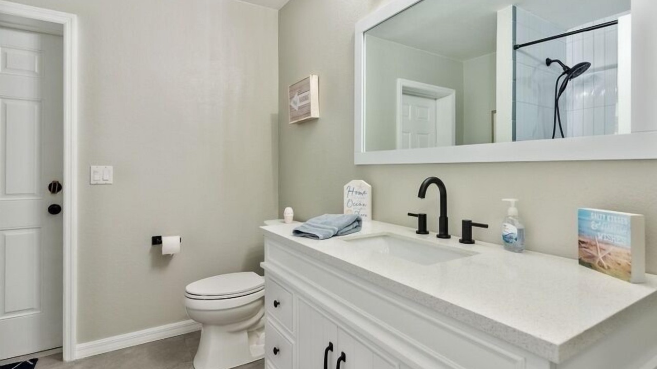 Photo of Bathroom in Mariner