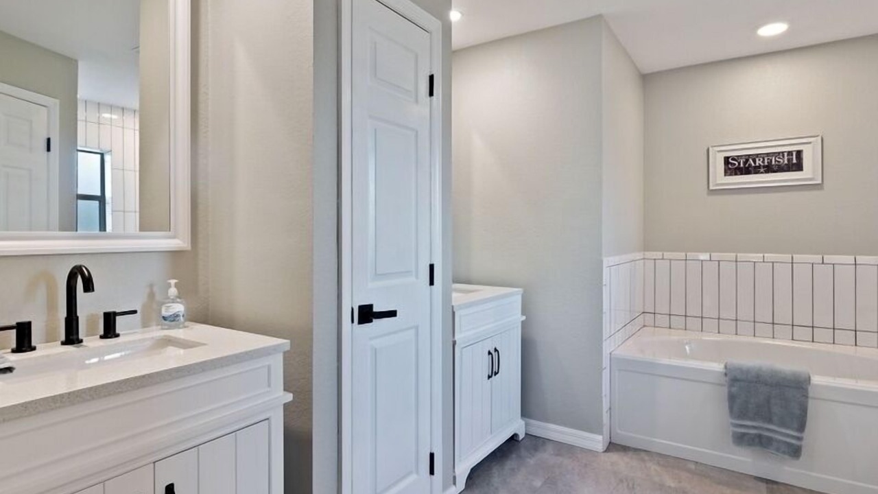 Photo of Bathroom in Mariner