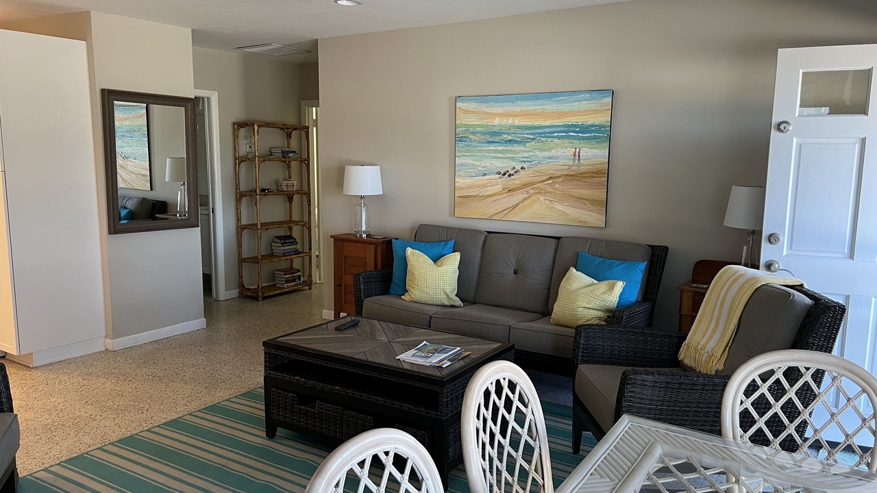 Photo of Livingroom in Golden Beach