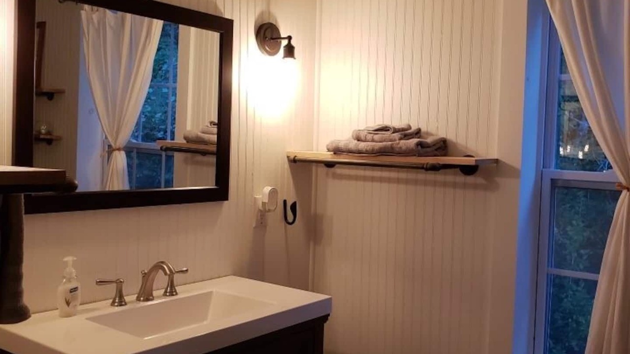 Photo of Bathroom in Hendersonville