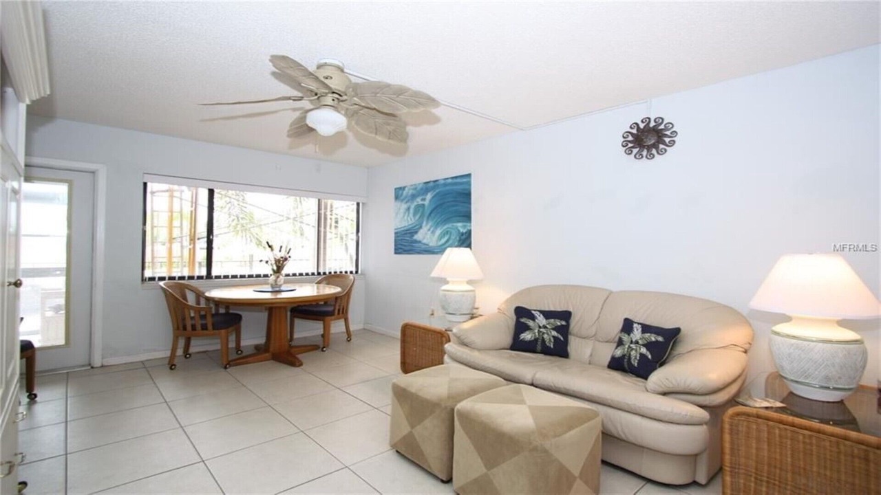 Photo of Livingroom in Burnt Store Marina