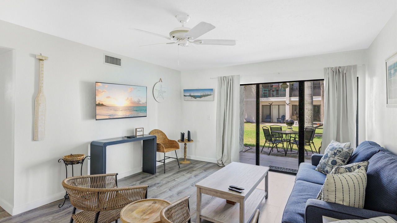 Photo of Livingroom in Bradenton Beach