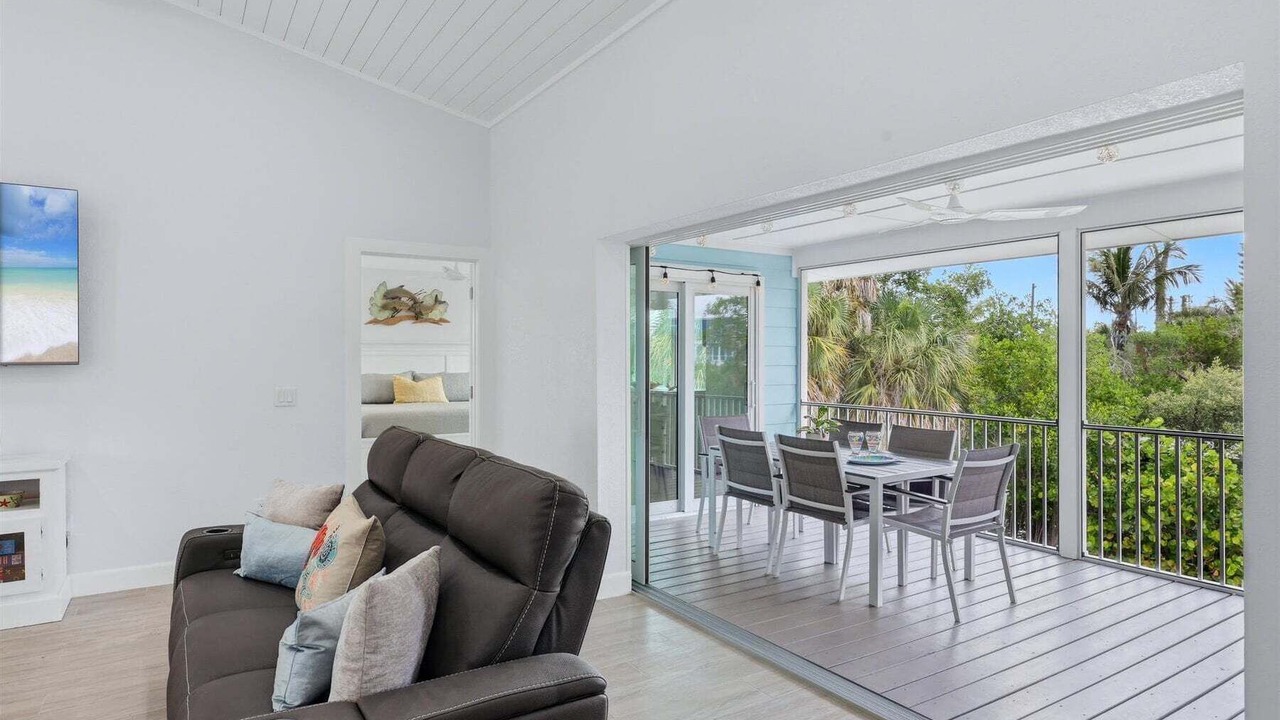 Photo of Livingroom in Palm Island