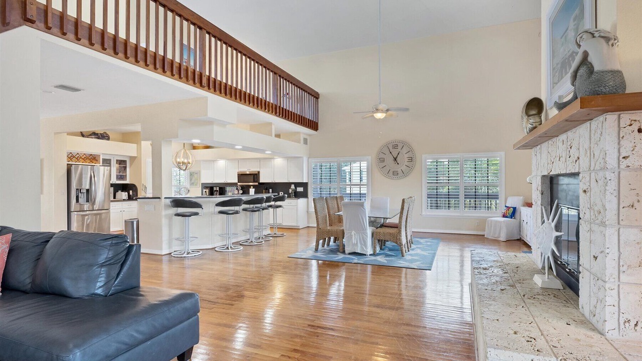 Photo of Livingroom in Palm Island