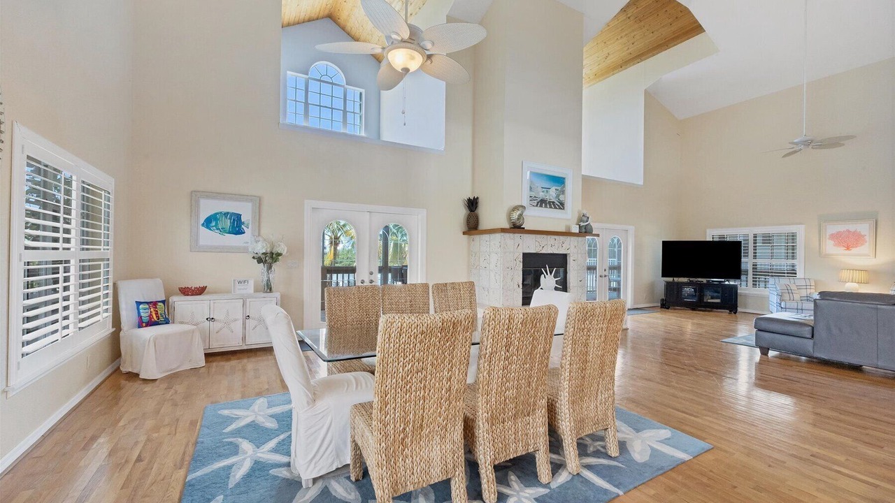 Photo of Livingroom in Palm Island
