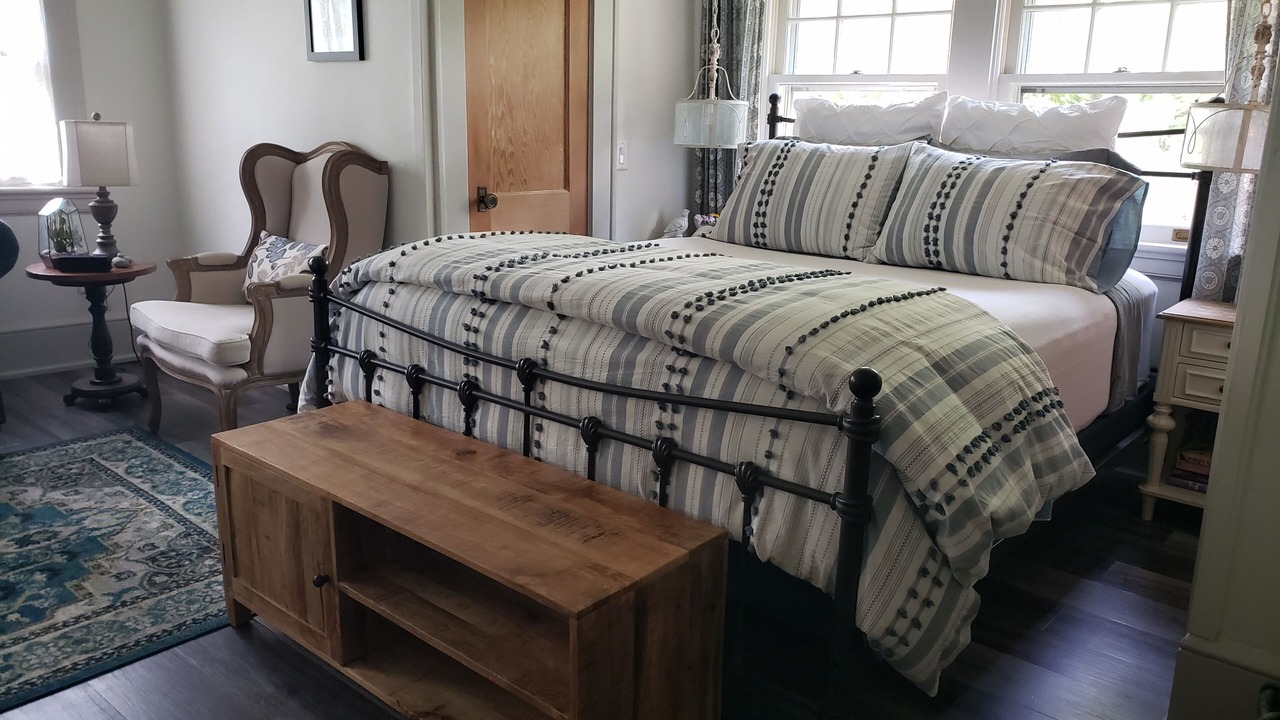 Photo of Bedroom in Historic Montford