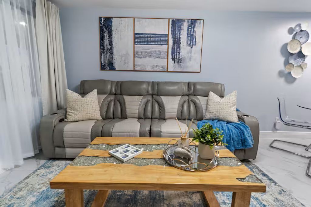 Photo of Livingroom in Fort Myers Shores