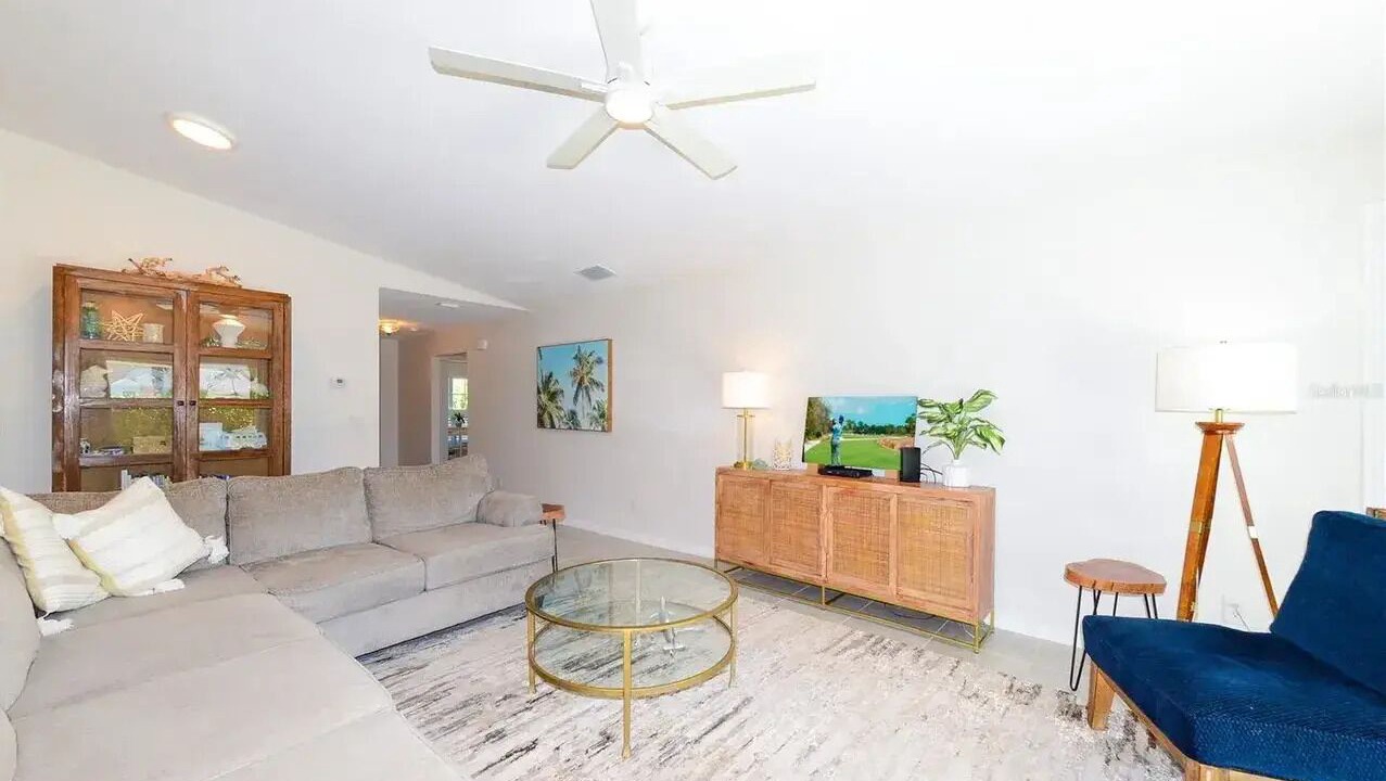 Photo of Livingroom in Gulf Cove