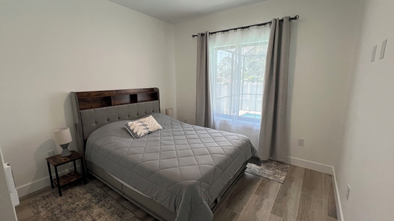 Photo of Bedroom in Venice Gardens