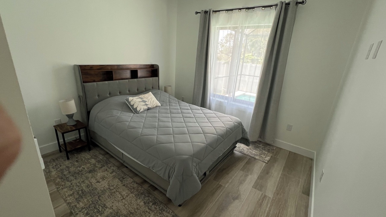 Photo of Bedroom in Venice Gardens