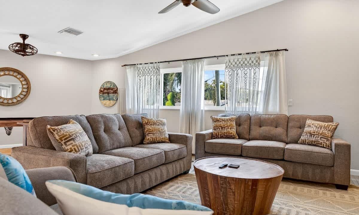 Photo of Livingroom in Redington Beach