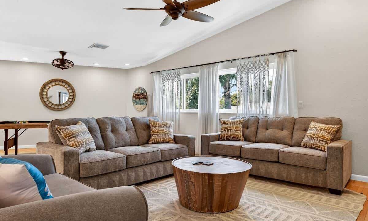 Photo of Livingroom in Redington Beach
