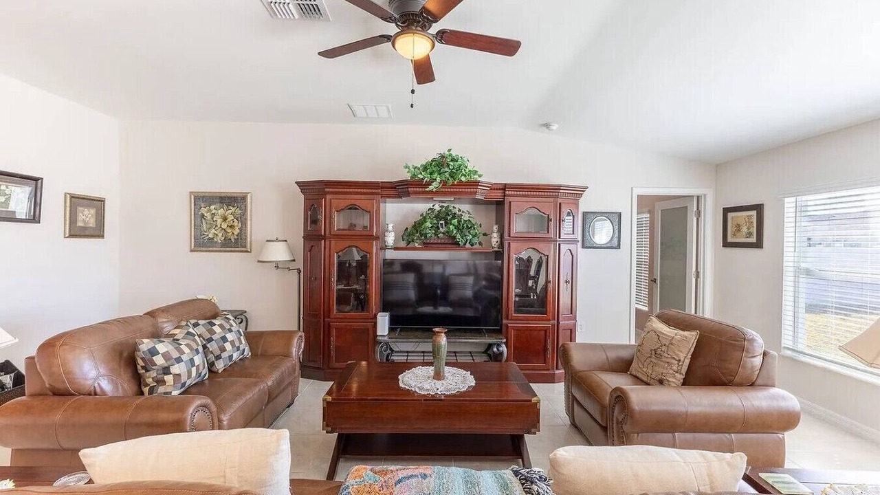 Photo of Livingroom in Rotonda Lakes