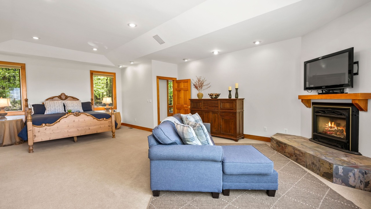 Photo of Livingroom in Cedar Mountain