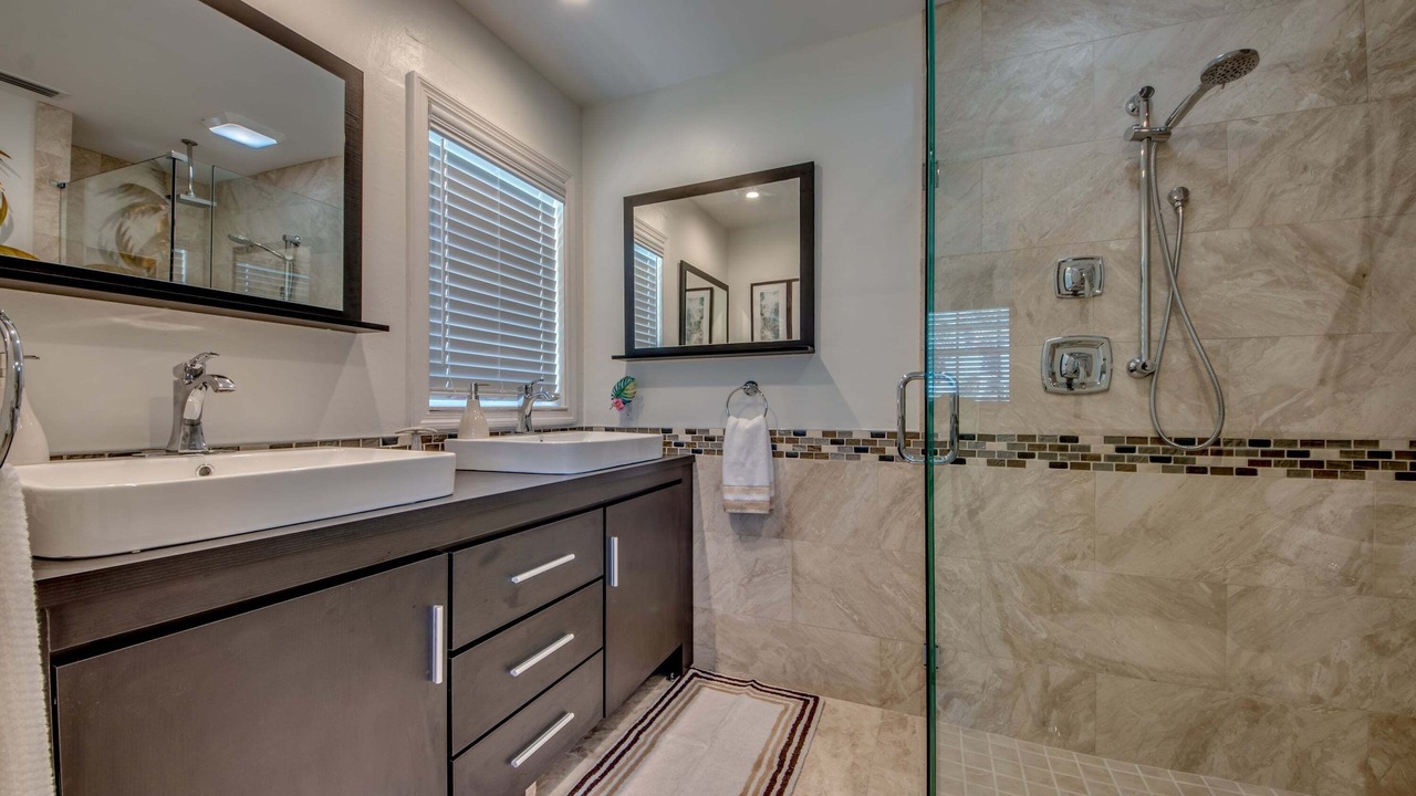 Photo of Bathroom in Caloosahatchee