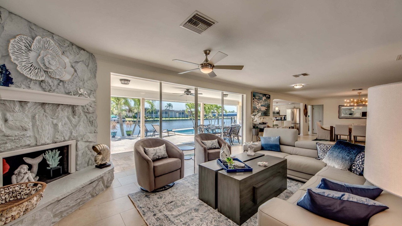 Photo of Livingroom in Caloosahatchee
