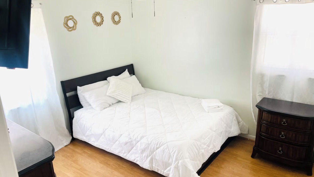 Photo of Bedroom in San Carlos Park