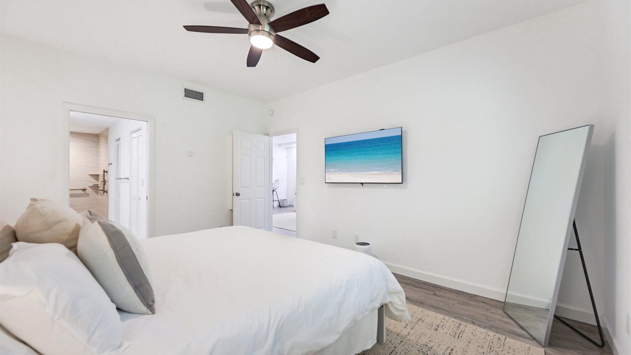 Photo of Bedroom in Pelican Bay