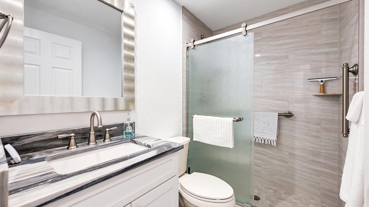 Photo of Bathroom in Pelican Bay