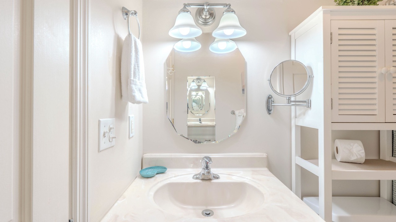 Photo of Bathroom in Hills T P