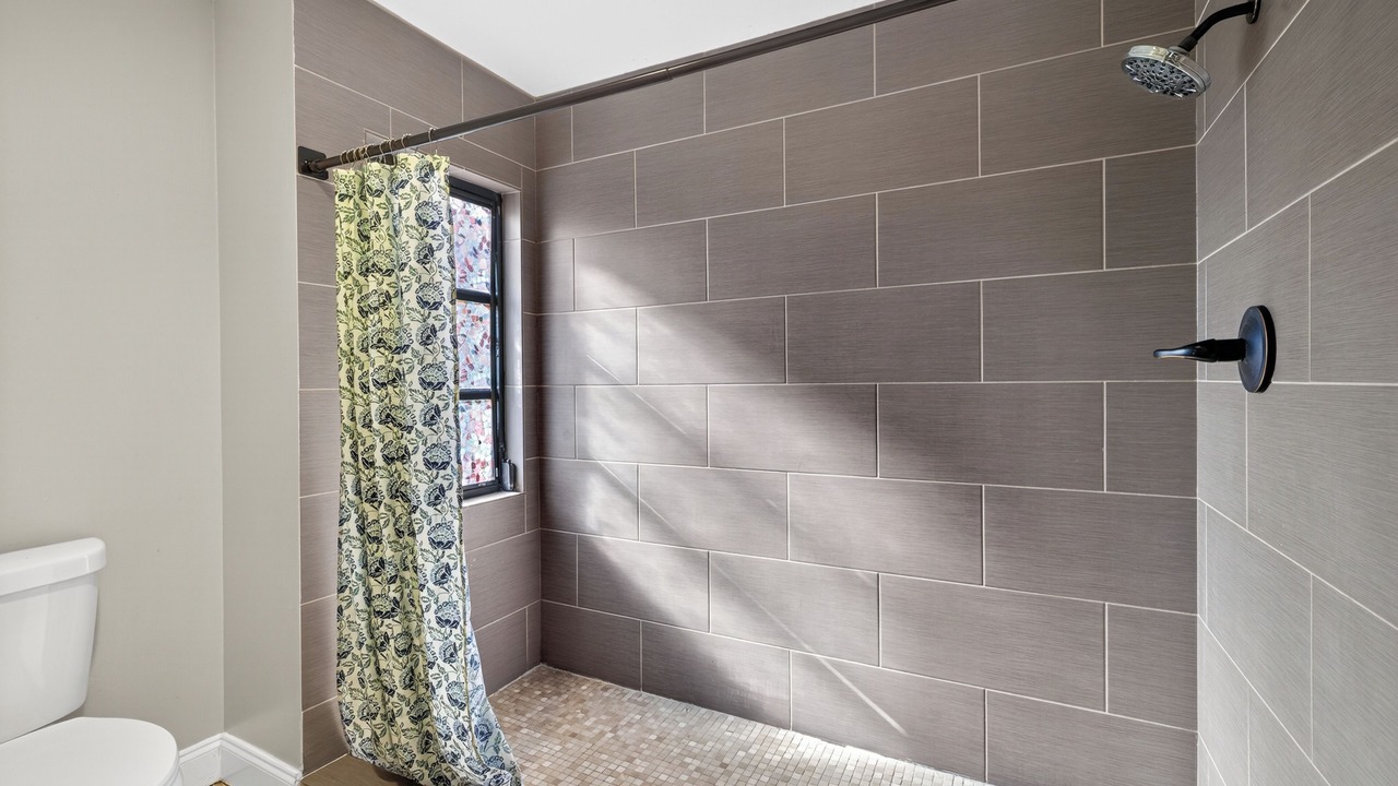 Photo of Bathroom in Biggar