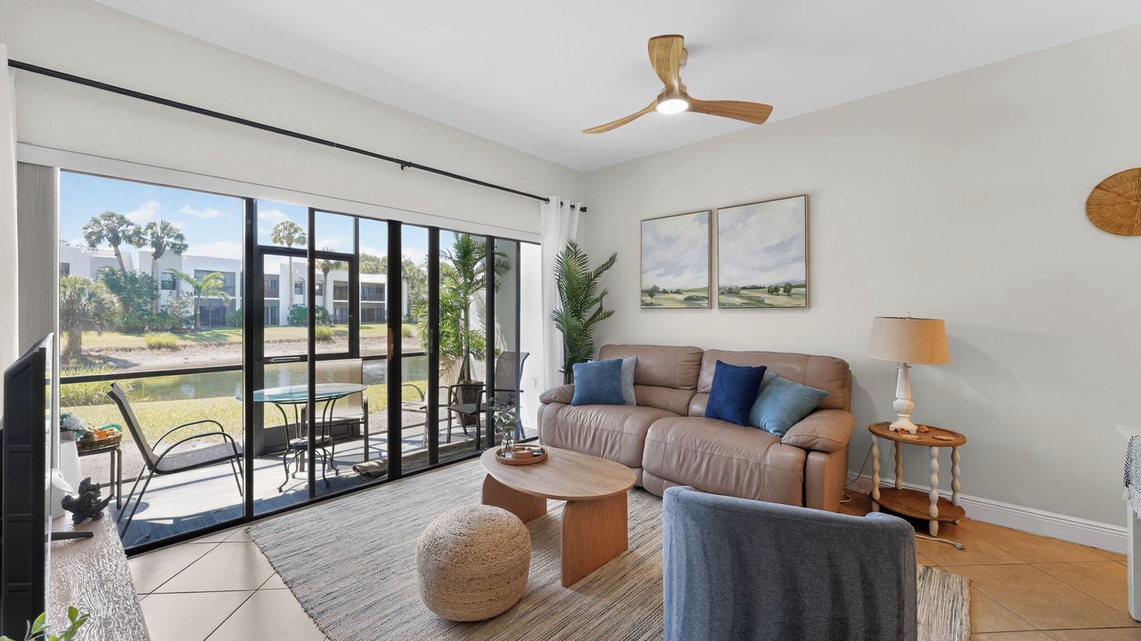 Photo of Livingroom in Central Naples