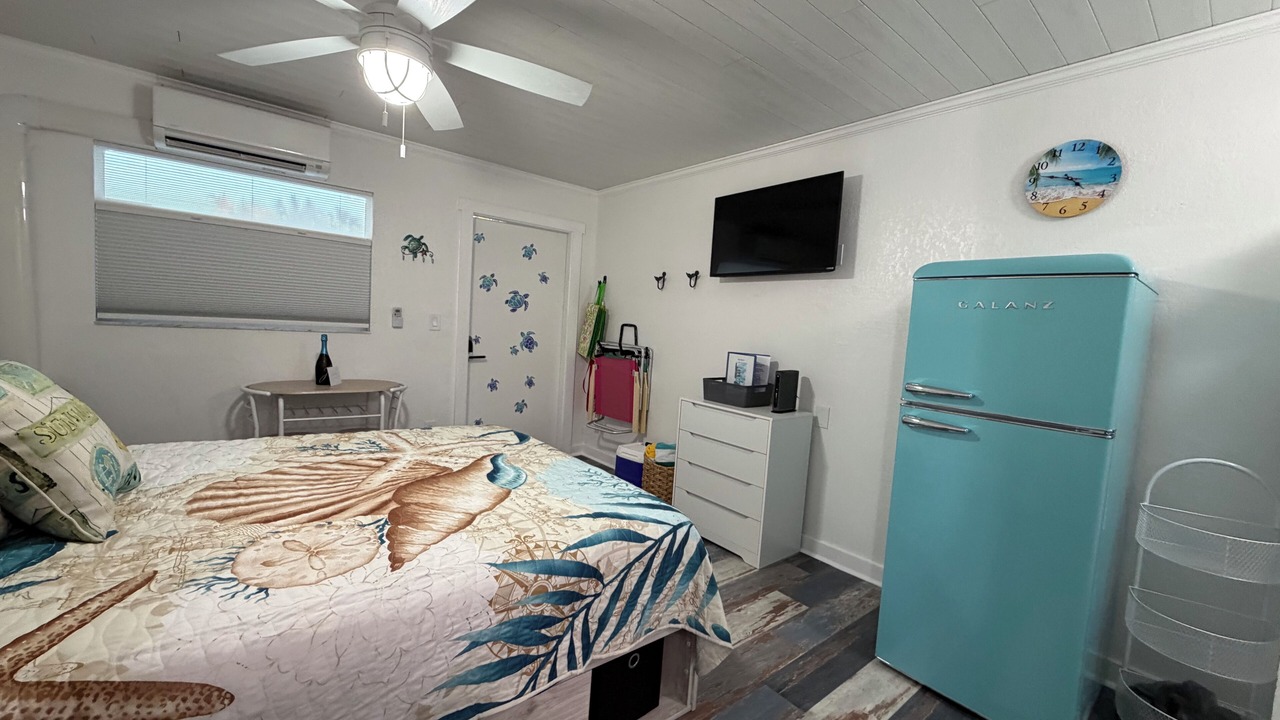 Photo of Bedroom in Golden Beach