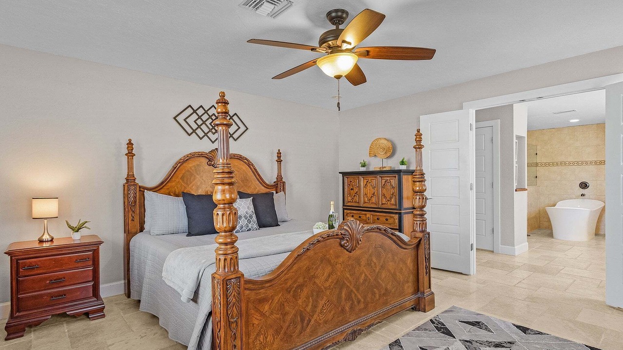 Photo of Bedroom in Yacht Club